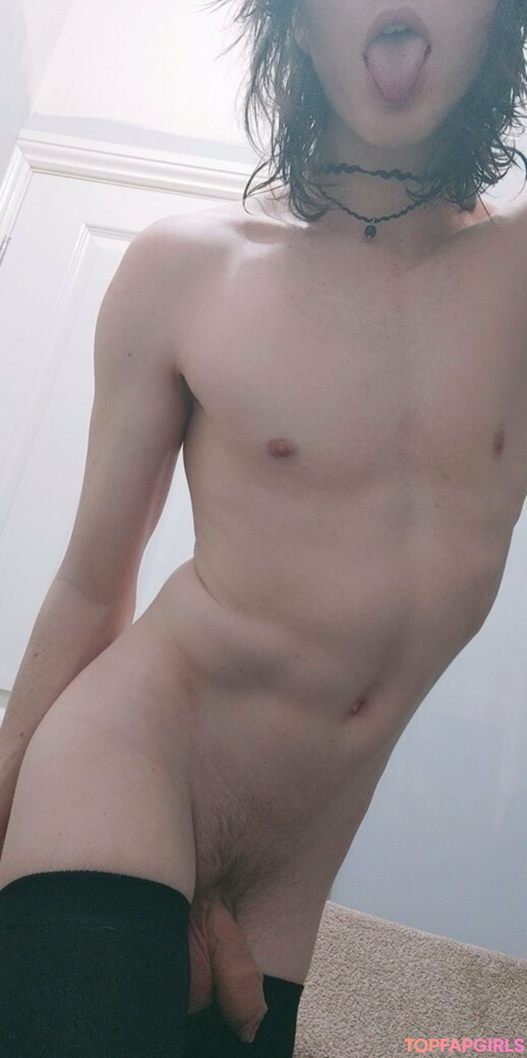 Foto desnuda filtrada de OnlyFans de Snowboyxox #46 Foto desnuda filtrada de OnlyFans de Snowboyxox #46