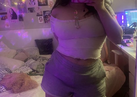 Foto desnuda filtrada de OnlyFans de Holyhollyphoebe