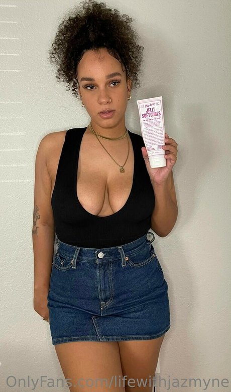 Foto desnuda filtrada de OnlyFans de Lifewithjazmyne