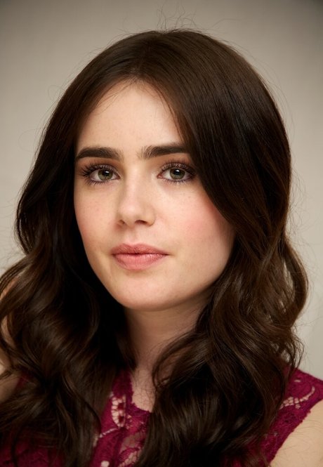 Foto desnuda filtrada de OnlyFans de Lily Collins