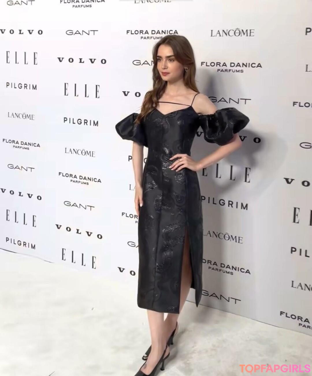 Foto desnuda filtrada de OnlyFans de Lily Collins #120 Foto desnuda filtrada de OnlyFans de Lily Collins #120