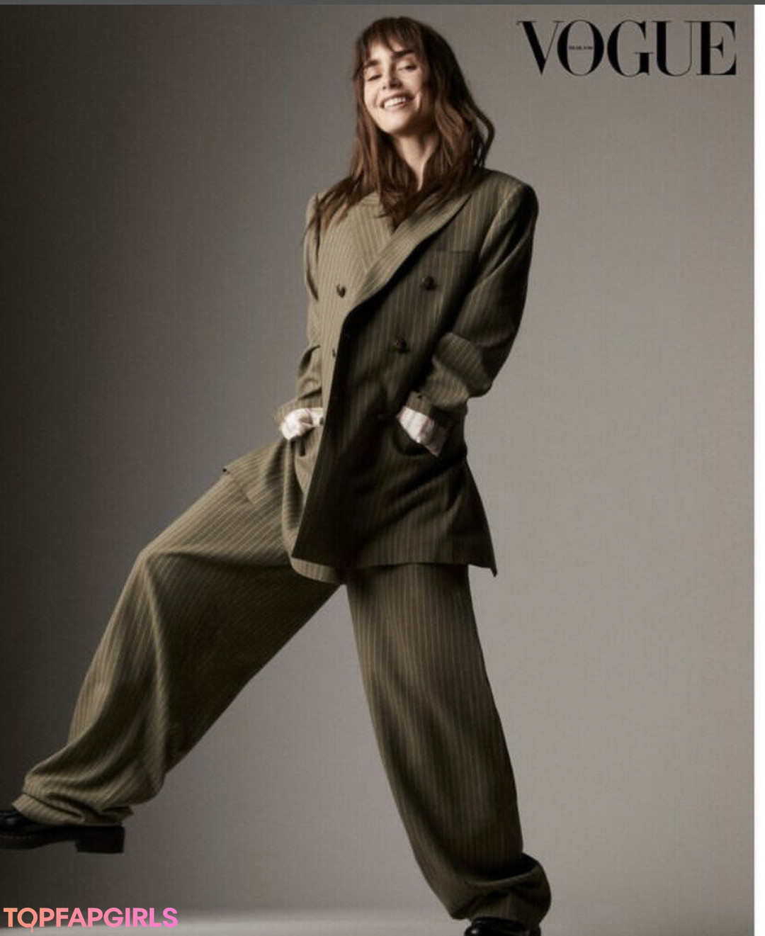 Foto desnuda filtrada de OnlyFans de Lily Collins #23 Foto desnuda filtrada de OnlyFans de Lily Collins #23