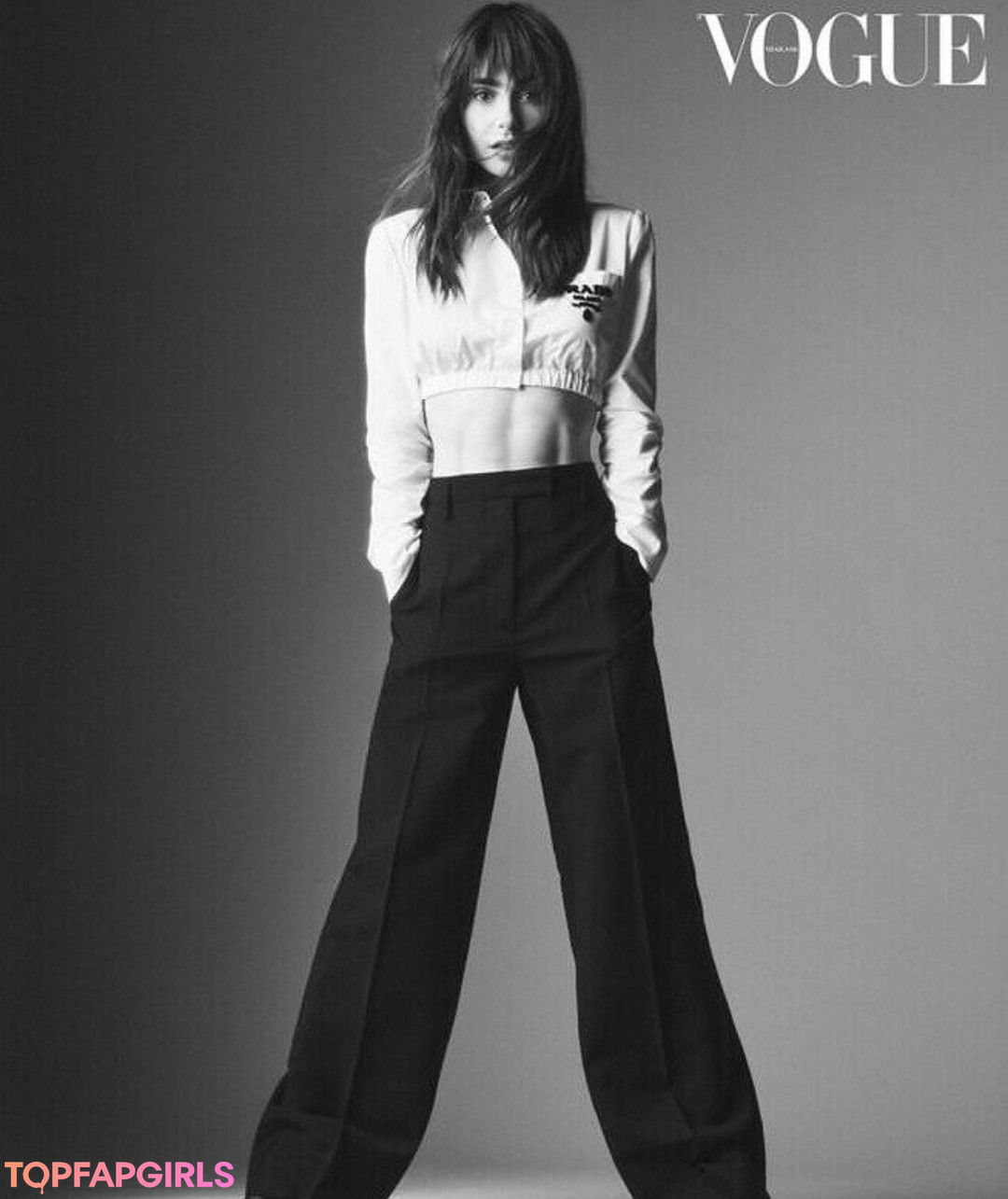 Foto desnuda filtrada de OnlyFans de Lily Collins #24 Foto desnuda filtrada de OnlyFans de Lily Collins #24