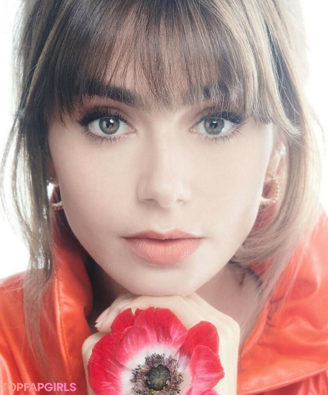 Foto desnuda filtrada de OnlyFans de Lily Collins #28 Foto desnuda filtrada de OnlyFans de Lily Collins #28