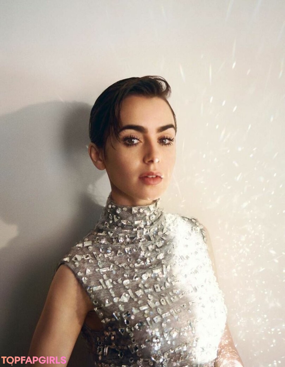 Foto desnuda filtrada de OnlyFans de Lily Collins #34 Foto desnuda filtrada de OnlyFans de Lily Collins #34