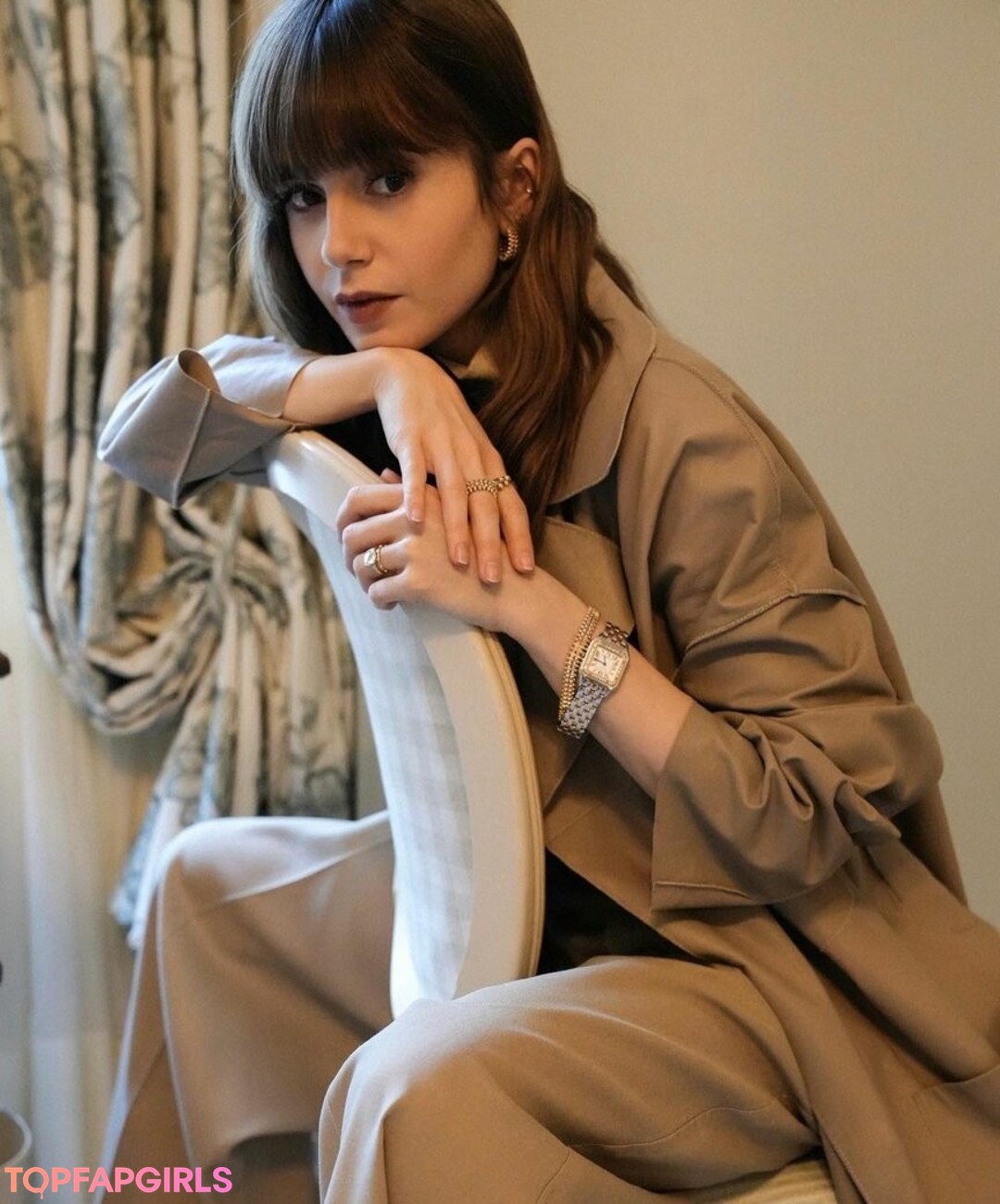 Foto desnuda filtrada de OnlyFans de Lily Collins #58 Foto desnuda filtrada de OnlyFans de Lily Collins #58