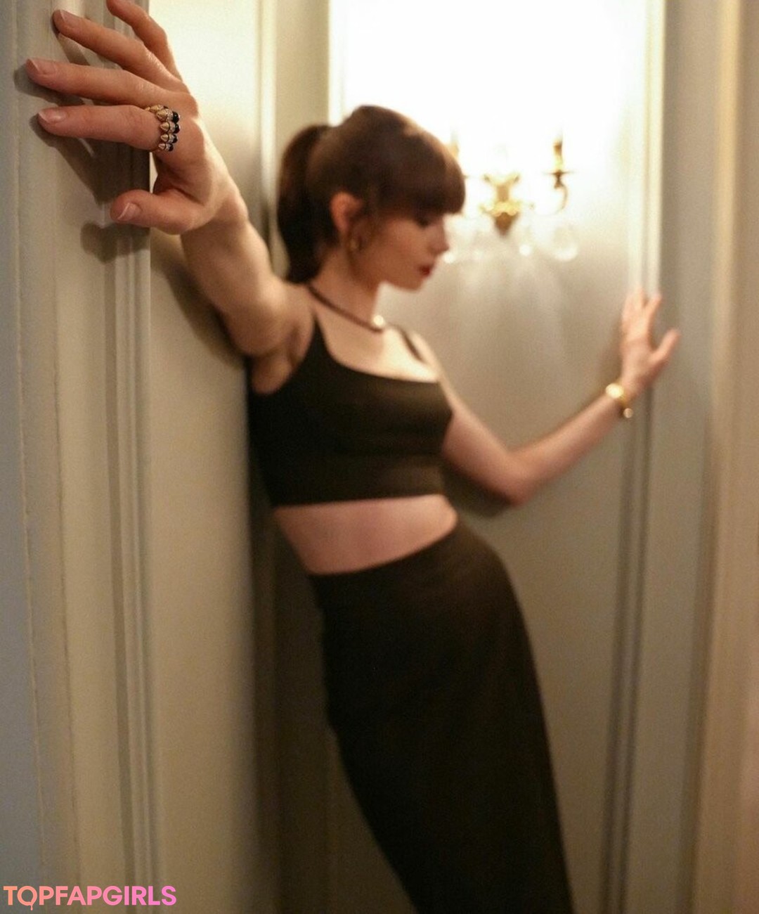 Foto desnuda filtrada de OnlyFans de Lily Collins #63 Foto desnuda filtrada de OnlyFans de Lily Collins #63