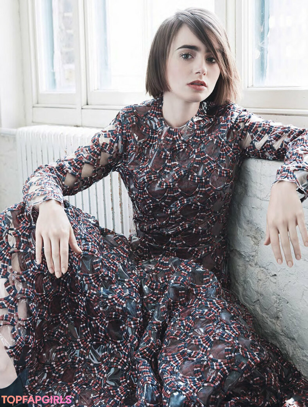 Foto desnuda filtrada de OnlyFans de Lily Collins #92 Foto desnuda filtrada de OnlyFans de Lily Collins #92