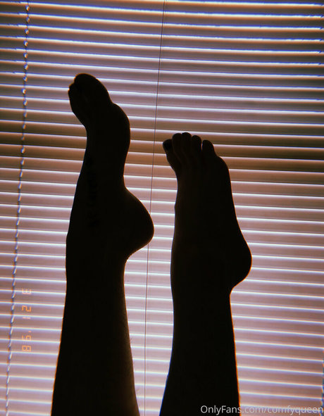 Foto desnuda filtrada de OnlyFans de Comfyqueen