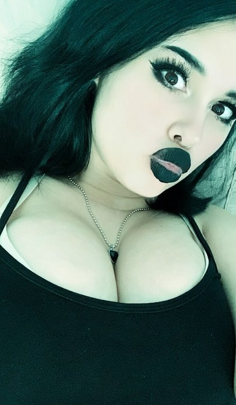 Foto desnuda filtrada de OnlyFans de Marianalabruja