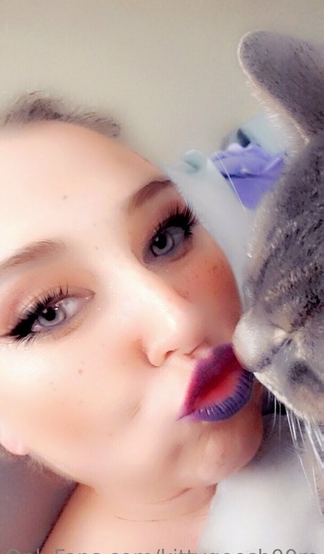 Kittygoesb00m