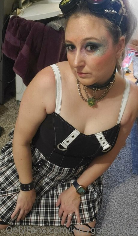Kittygoesb00m