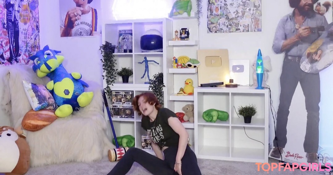 Foto desnuda filtrada de OnlyFans de Kallmekris #196 Foto desnuda filtrada de OnlyFans de Kallmekris #196