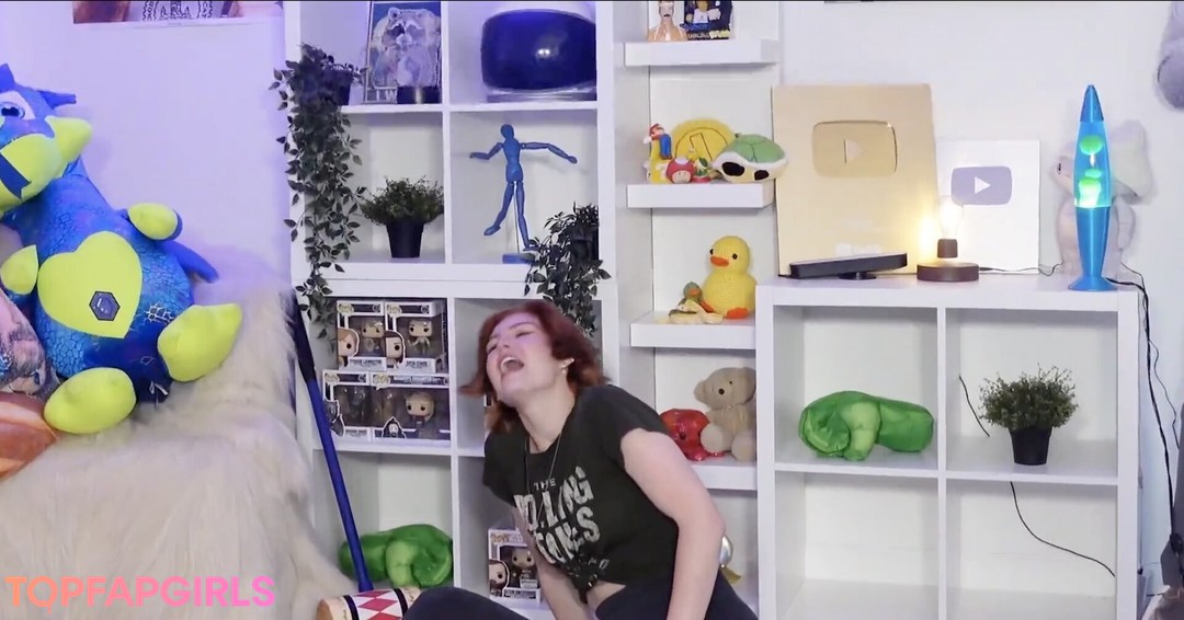 Foto desnuda filtrada de OnlyFans de Kallmekris #201 Foto desnuda filtrada de OnlyFans de Kallmekris #201