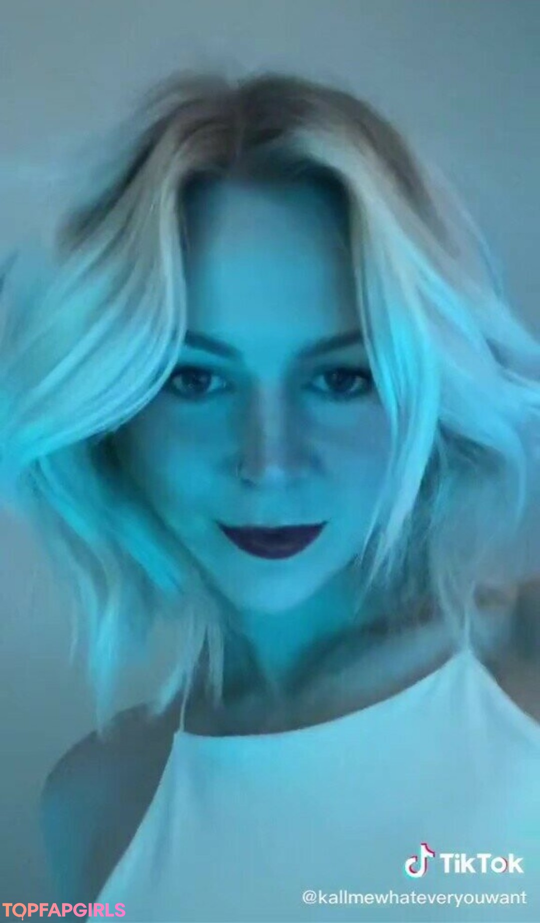 Foto desnuda filtrada de OnlyFans de Kallmekris #93 Foto desnuda filtrada de OnlyFans de Kallmekris #93