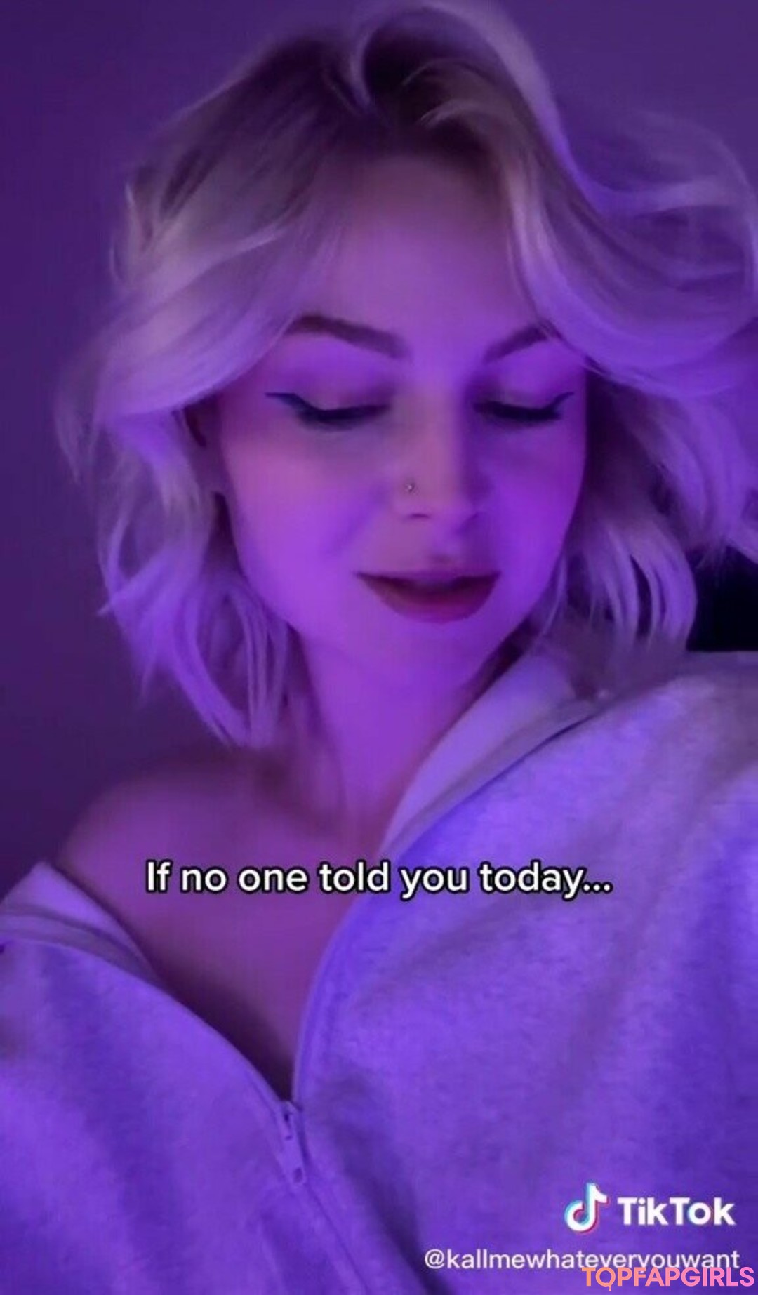 Foto desnuda filtrada de OnlyFans de Kallmekris #95 Foto desnuda filtrada de OnlyFans de Kallmekris #95