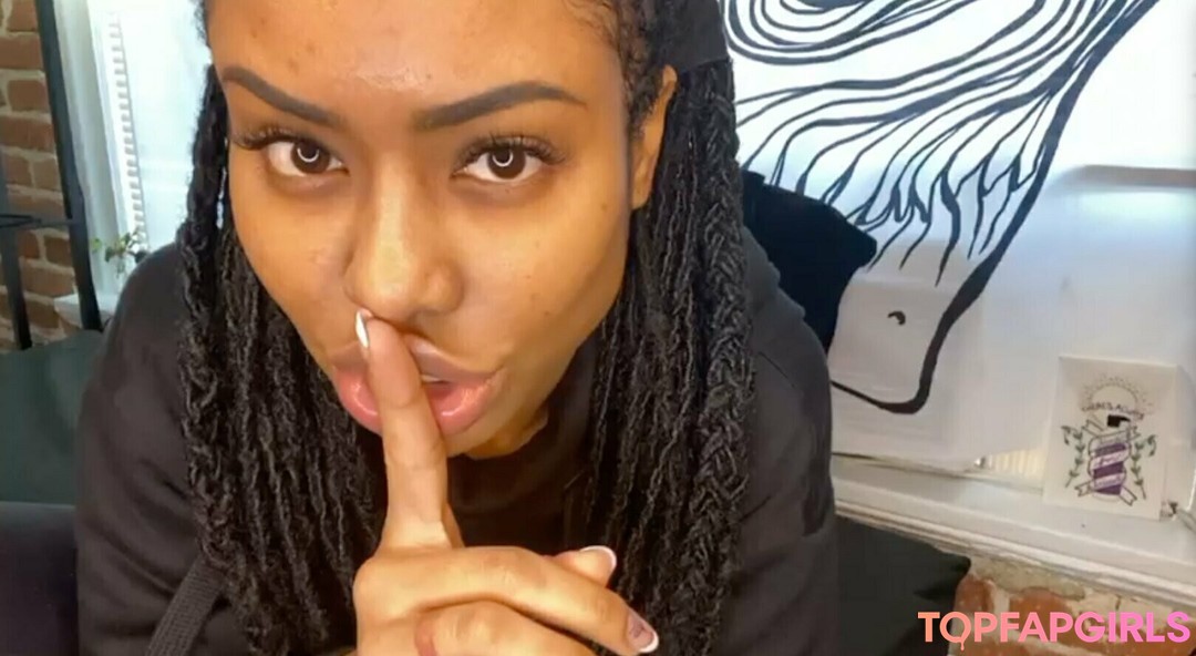 Foto desnuda filtrada de OnlyFans de Thekiranoir #124 Foto desnuda filtrada de OnlyFans de Thekiranoir #124