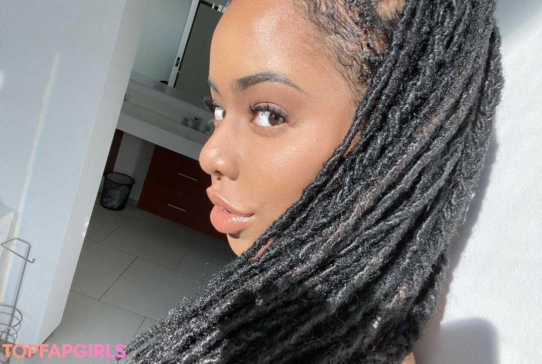 Foto desnuda filtrada de OnlyFans de Thekiranoir #22 Foto desnuda filtrada de OnlyFans de Thekiranoir #22