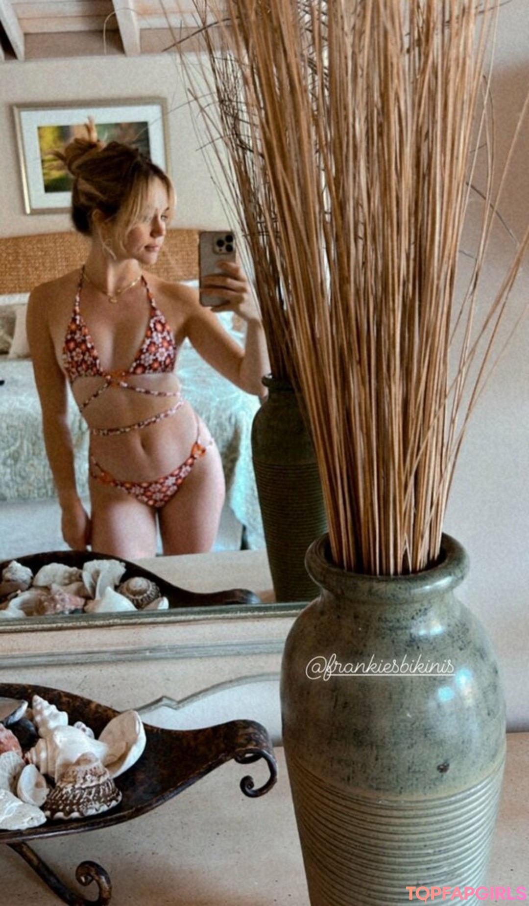 Foto desnuda filtrada de OnlyFans de Brec Bassinger #7 Foto desnuda filtrada de OnlyFans de Brec Bassinger #7