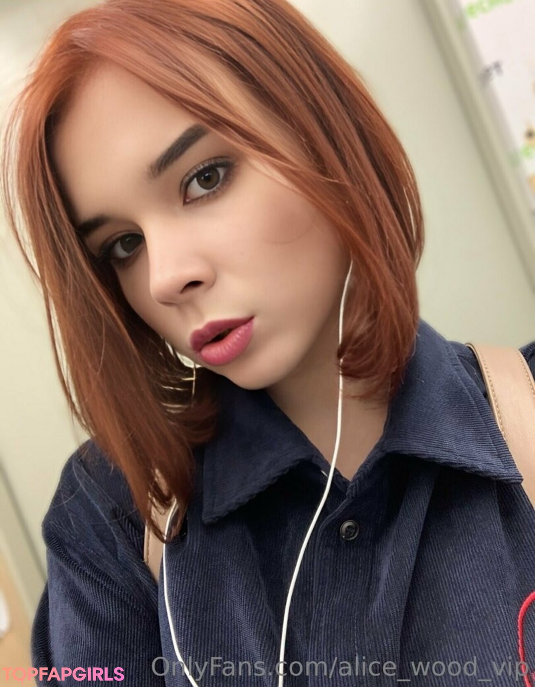 Foto desnuda filtrada de OnlyFans de Alicewoodvip #105 Foto desnuda filtrada de OnlyFans de Alicewoodvip #105