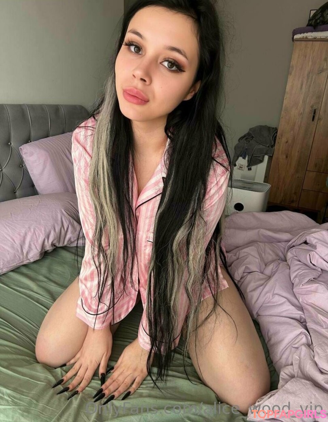 Foto desnuda filtrada de OnlyFans de Alicewoodvip #153 Foto desnuda filtrada de OnlyFans de Alicewoodvip #153