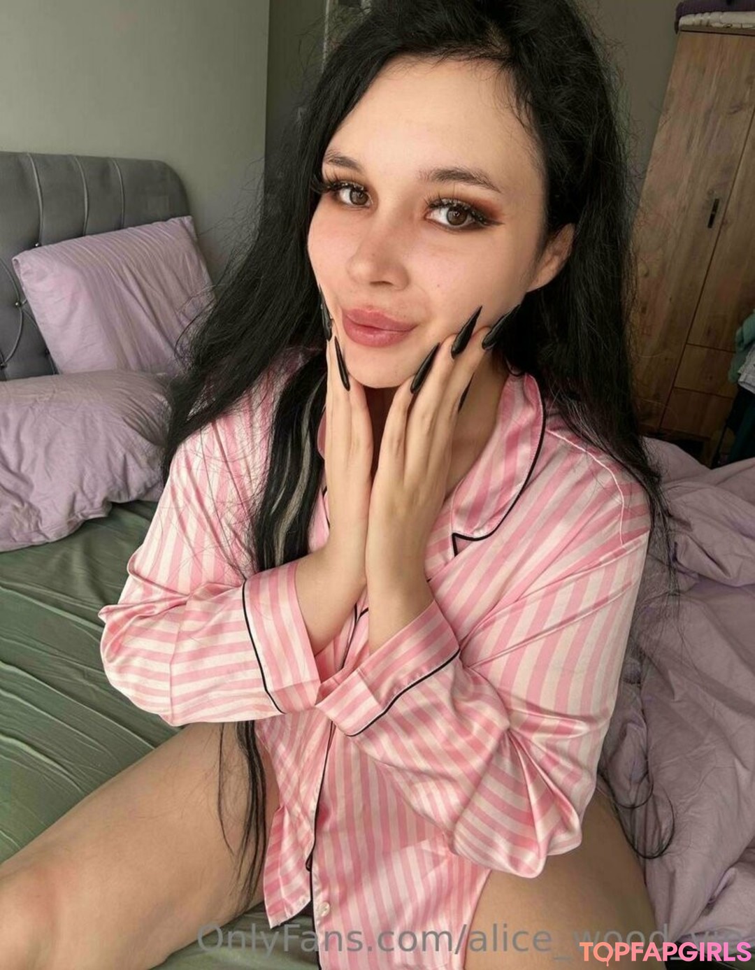 Foto desnuda filtrada de OnlyFans de Alicewoodvip #156 Foto desnuda filtrada de OnlyFans de Alicewoodvip #156