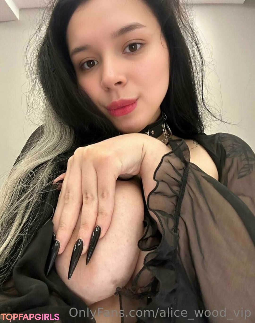 Foto desnuda filtrada de OnlyFans de Alicewoodvip #158 Foto desnuda filtrada de OnlyFans de Alicewoodvip #158