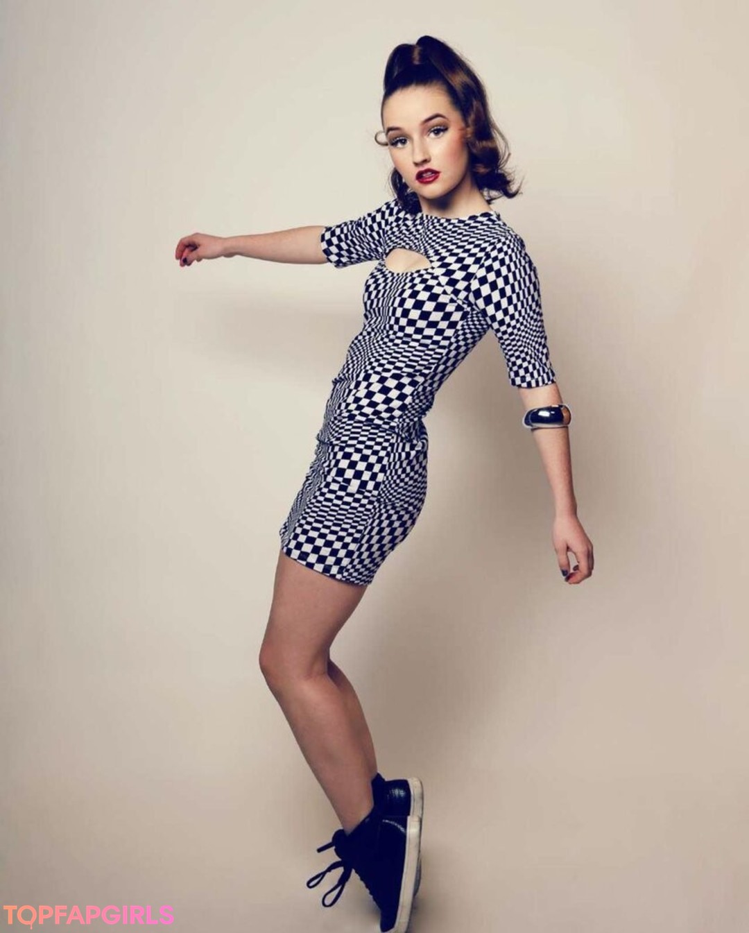 Foto desnuda filtrada de OnlyFans de Kaitlyn Dever #23 Foto desnuda filtrada de OnlyFans de Kaitlyn Dever #23