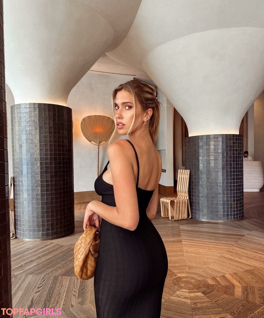 Foto desnuda filtrada de OnlyFans de Kara Del Toro #348 Foto desnuda filtrada de OnlyFans de Kara Del Toro #348