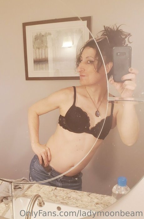 Ladymoonbeam