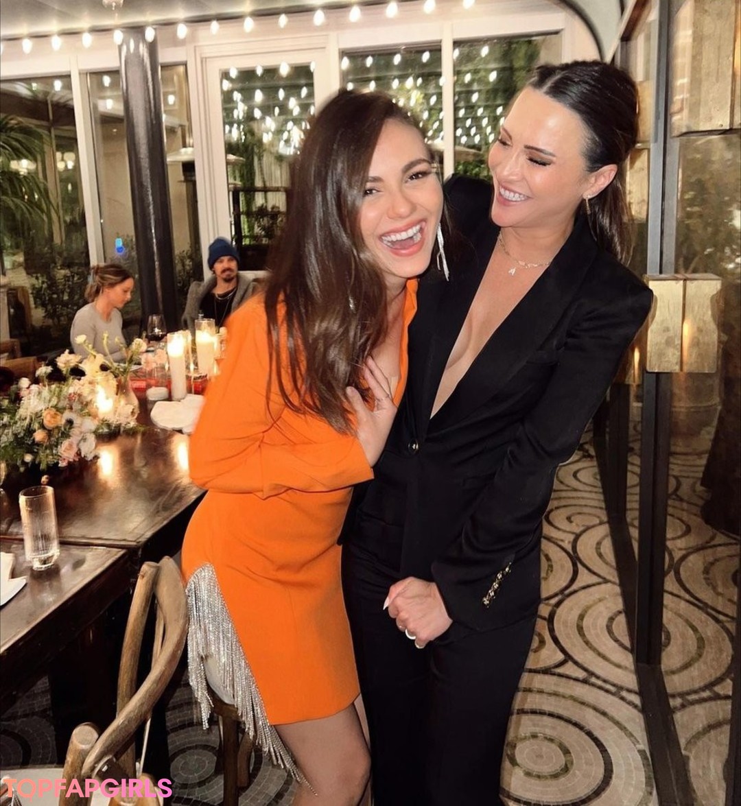 Foto desnuda filtrada de OnlyFans de Victoria Justice #46 Foto desnuda filtrada de OnlyFans de Victoria Justice #46