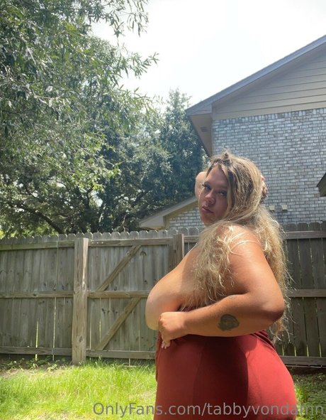 TabbyVonDAMN