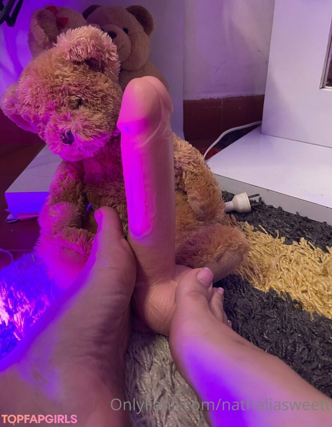 Foto desnuda filtrada de OnlyFans de Nathaliasweett #179 Foto desnuda filtrada de OnlyFans de Nathaliasweett #179