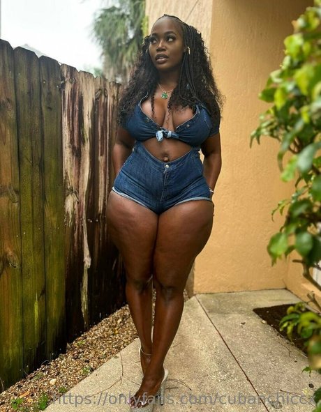 Foto desnuda filtrada de OnlyFans de Queenncubanxxx