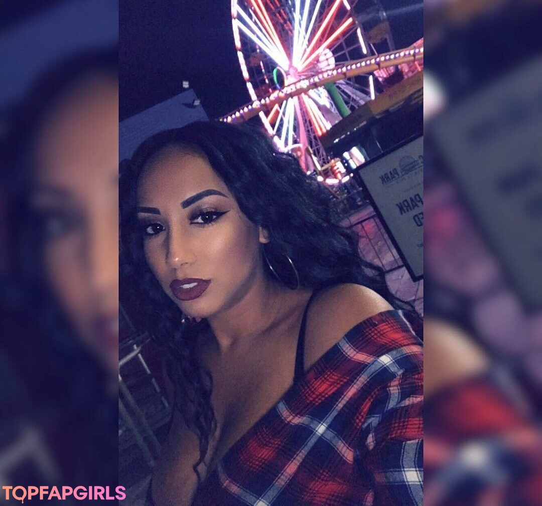 Foto desnuda filtrada de OnlyFans de Leila Grey #555 Foto desnuda filtrada de OnlyFans de Leila Grey #555