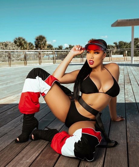 Foto desnuda filtrada de OnlyFans de Leila Grey