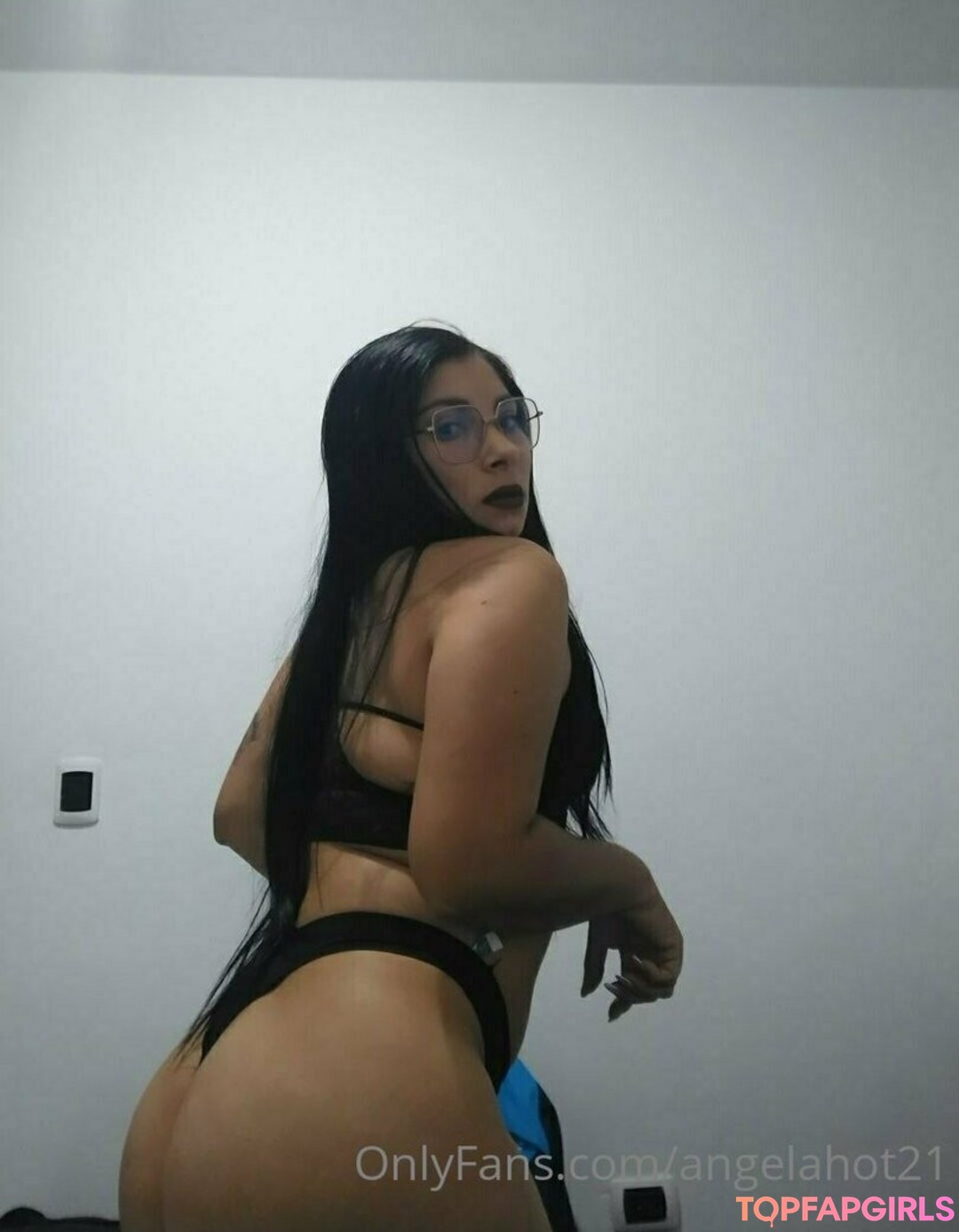 Foto desnuda filtrada de OnlyFans de Angelahot21 #14 Foto desnuda filtrada de OnlyFans de Angelahot21 #14