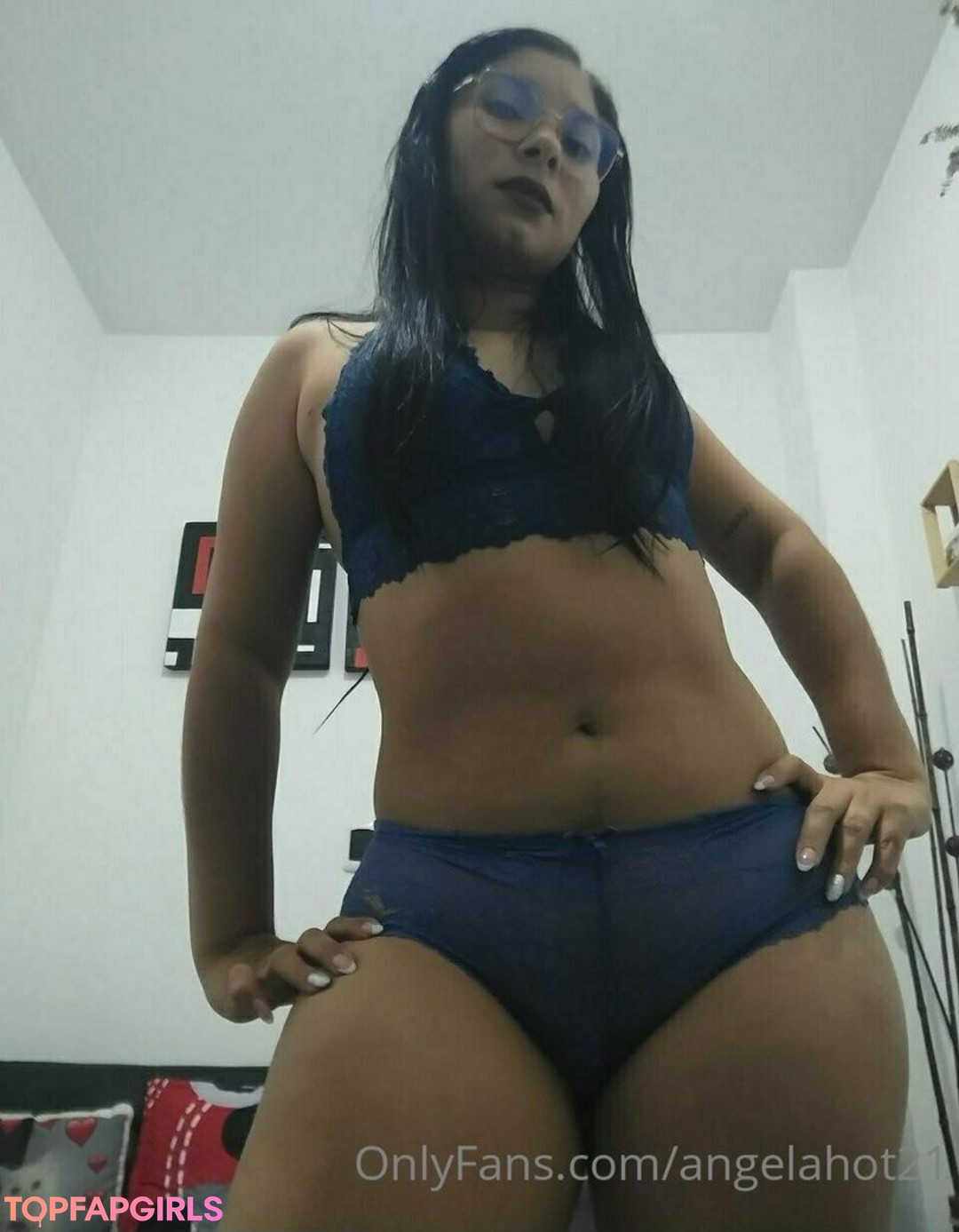 Foto desnuda filtrada de OnlyFans de Angelahot21 #2 Foto desnuda filtrada de OnlyFans de Angelahot21 #2