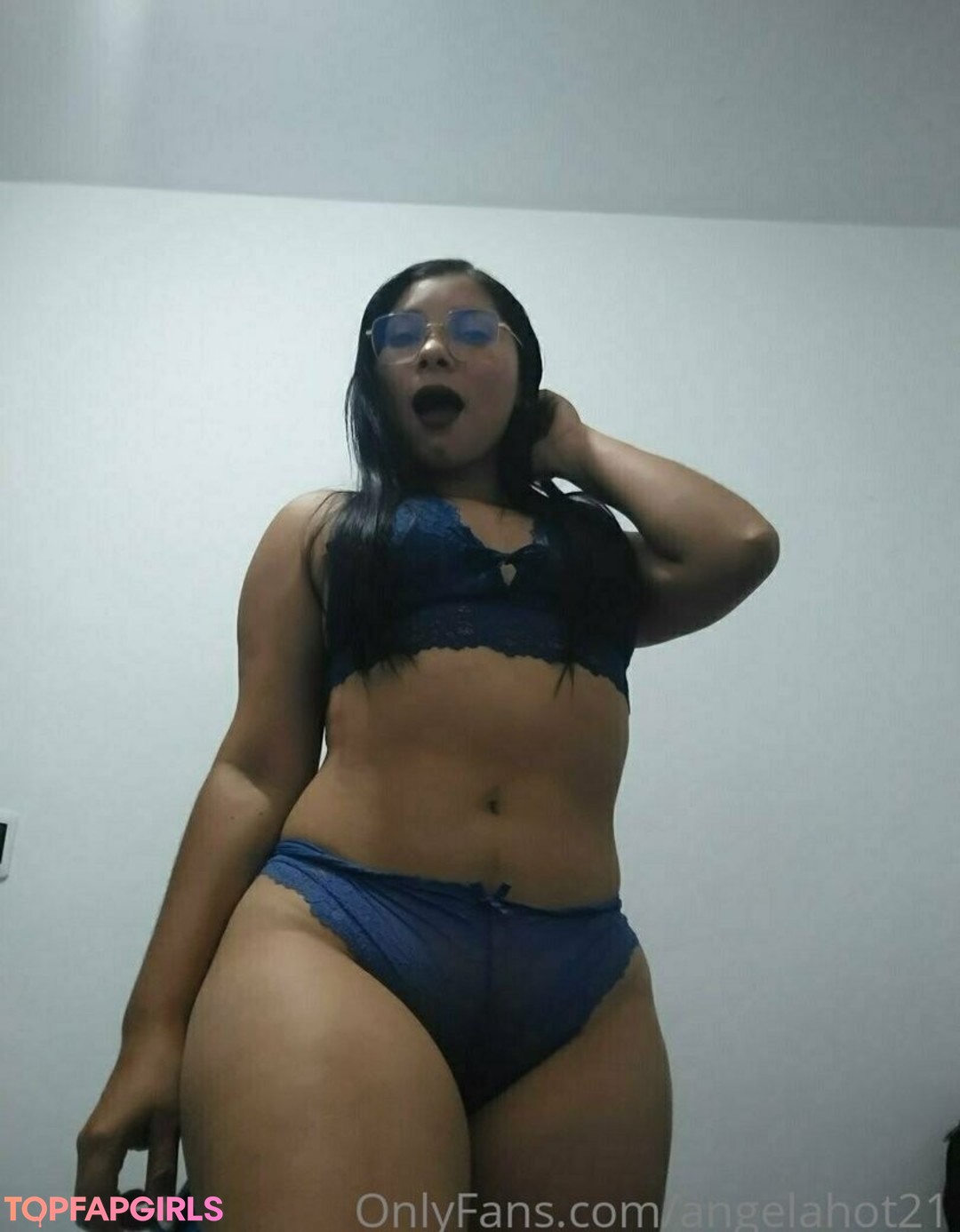 Foto desnuda filtrada de OnlyFans de Angelahot21 #25 Foto desnuda filtrada de OnlyFans de Angelahot21 #25