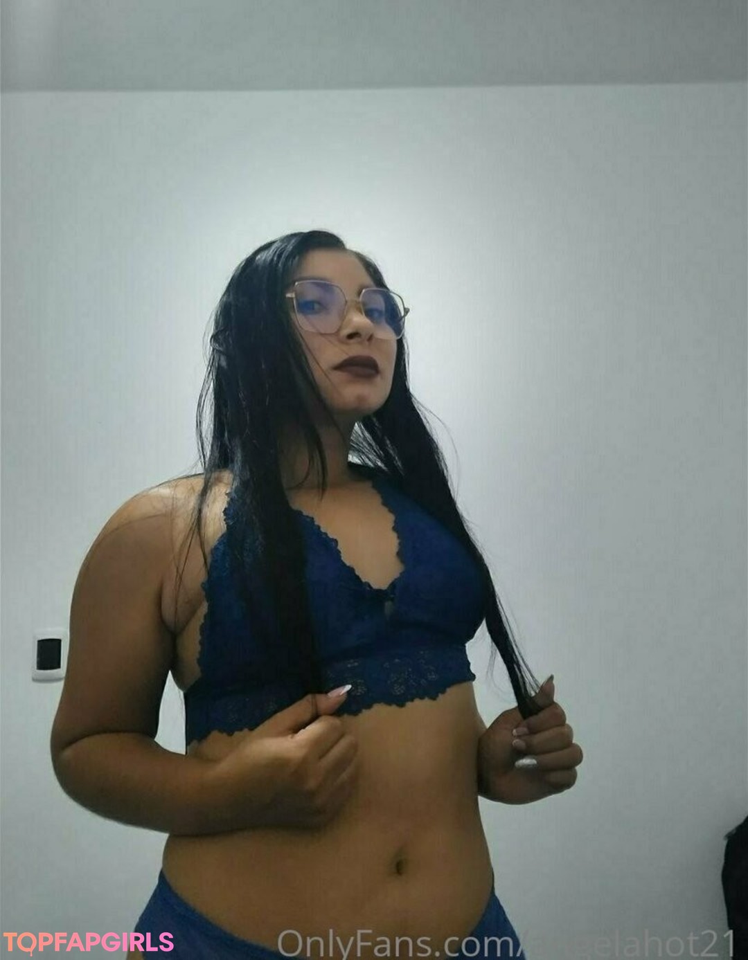 Foto desnuda filtrada de OnlyFans de Angelahot21 #373 Foto desnuda filtrada de OnlyFans de Angelahot21 #373