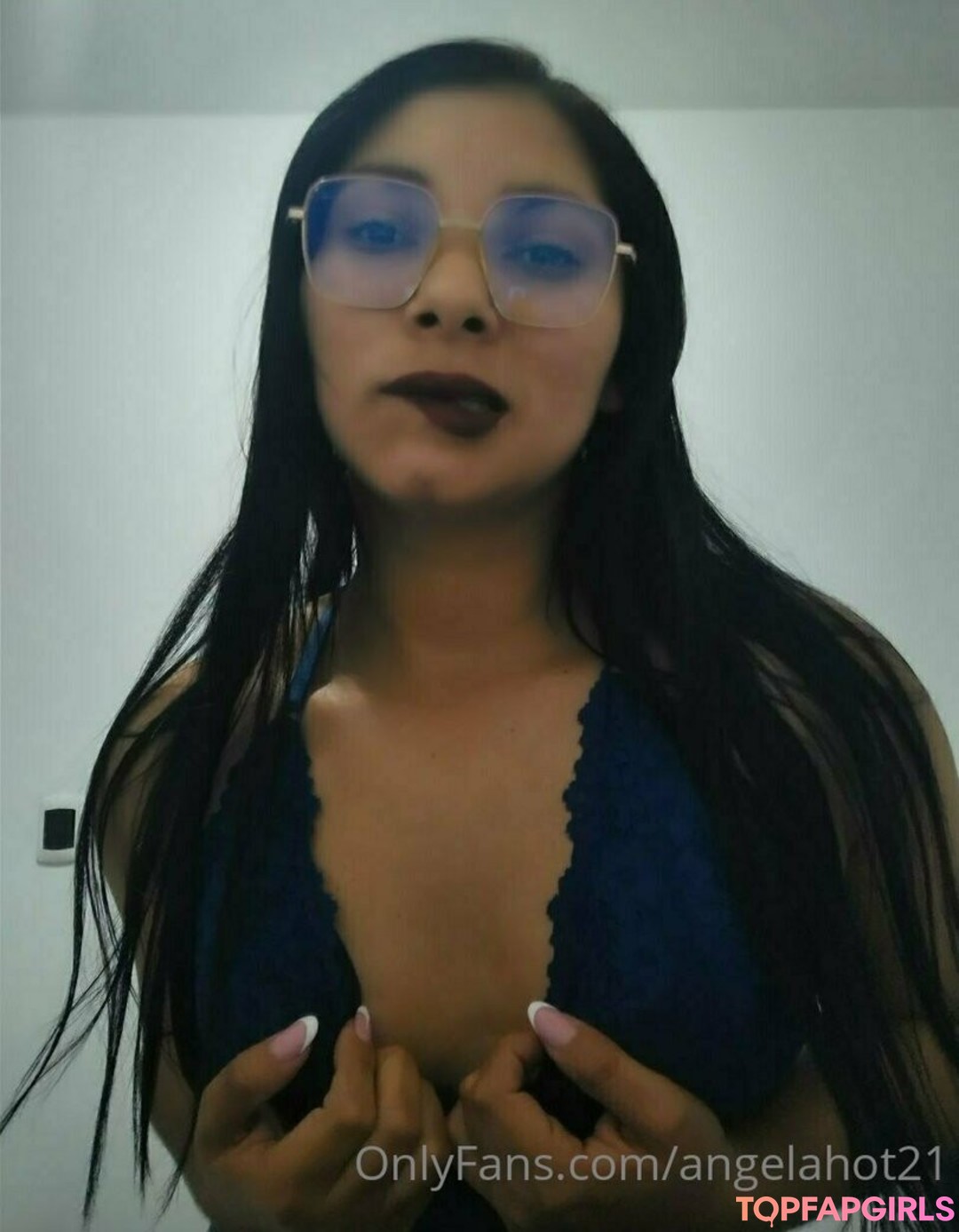 Foto desnuda filtrada de OnlyFans de Angelahot21 #43 Foto desnuda filtrada de OnlyFans de Angelahot21 #43