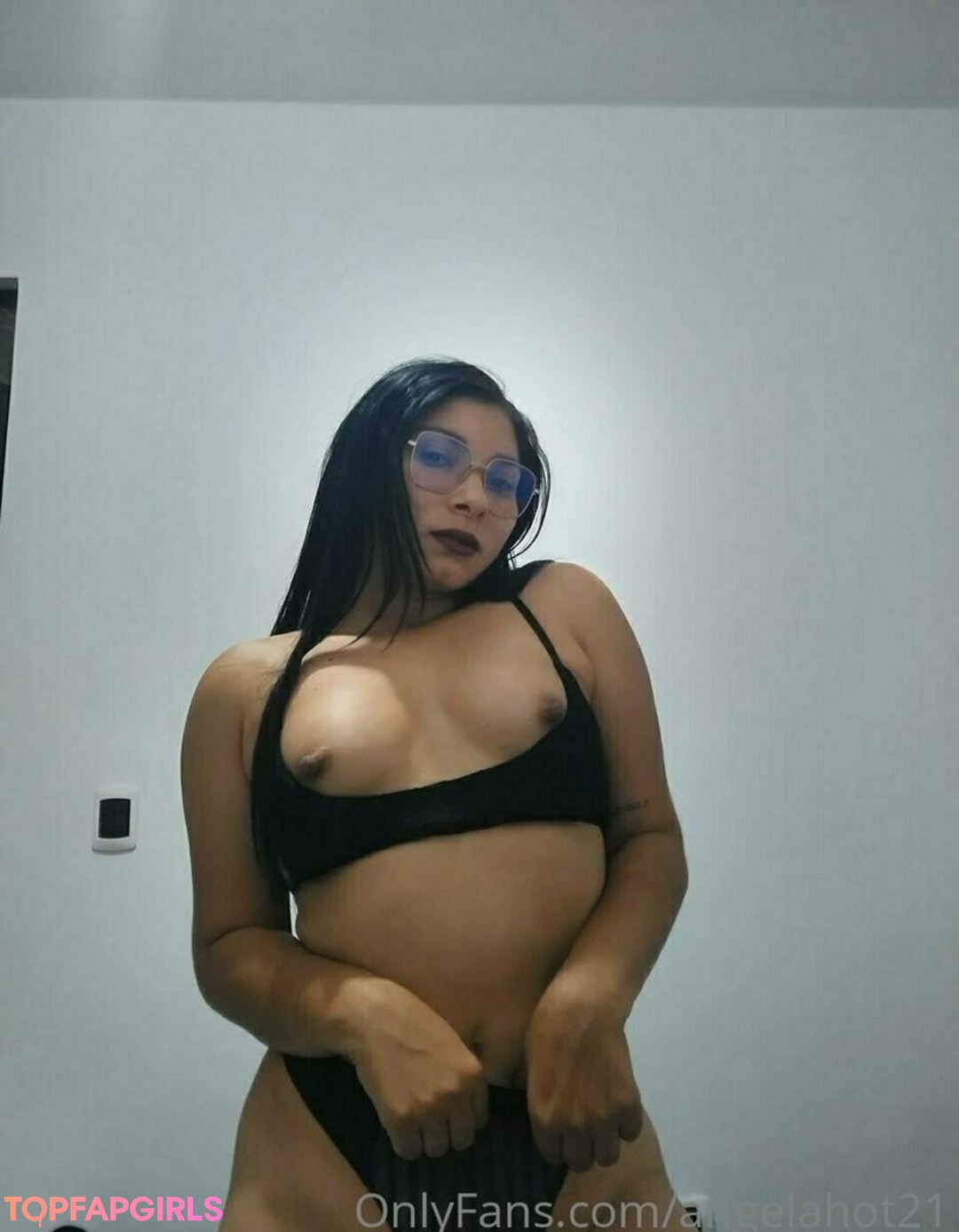 Foto desnuda filtrada de OnlyFans de Angelahot21 #8 Foto desnuda filtrada de OnlyFans de Angelahot21 #8