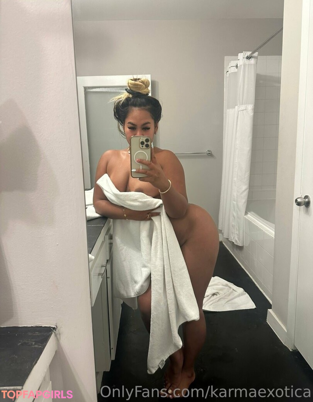 Foto desnuda filtrada de OnlyFans de Tontithampitak #52 Foto desnuda filtrada de OnlyFans de Tontithampitak #52