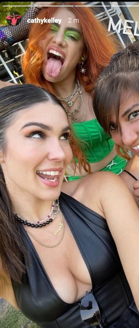 Foto desnuda filtrada de OnlyFans de Cathy Kelley