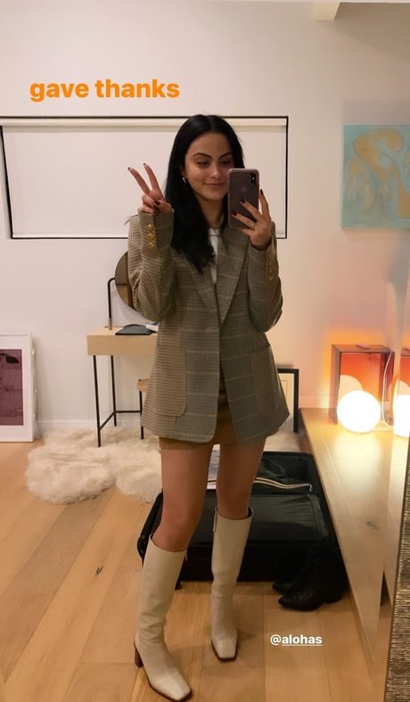 Camila Mendes