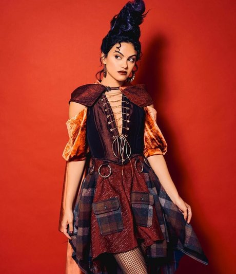 Camila Mendes