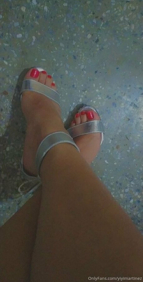 Foto desnuda filtrada de OnlyFans de Yiyisweetcousin