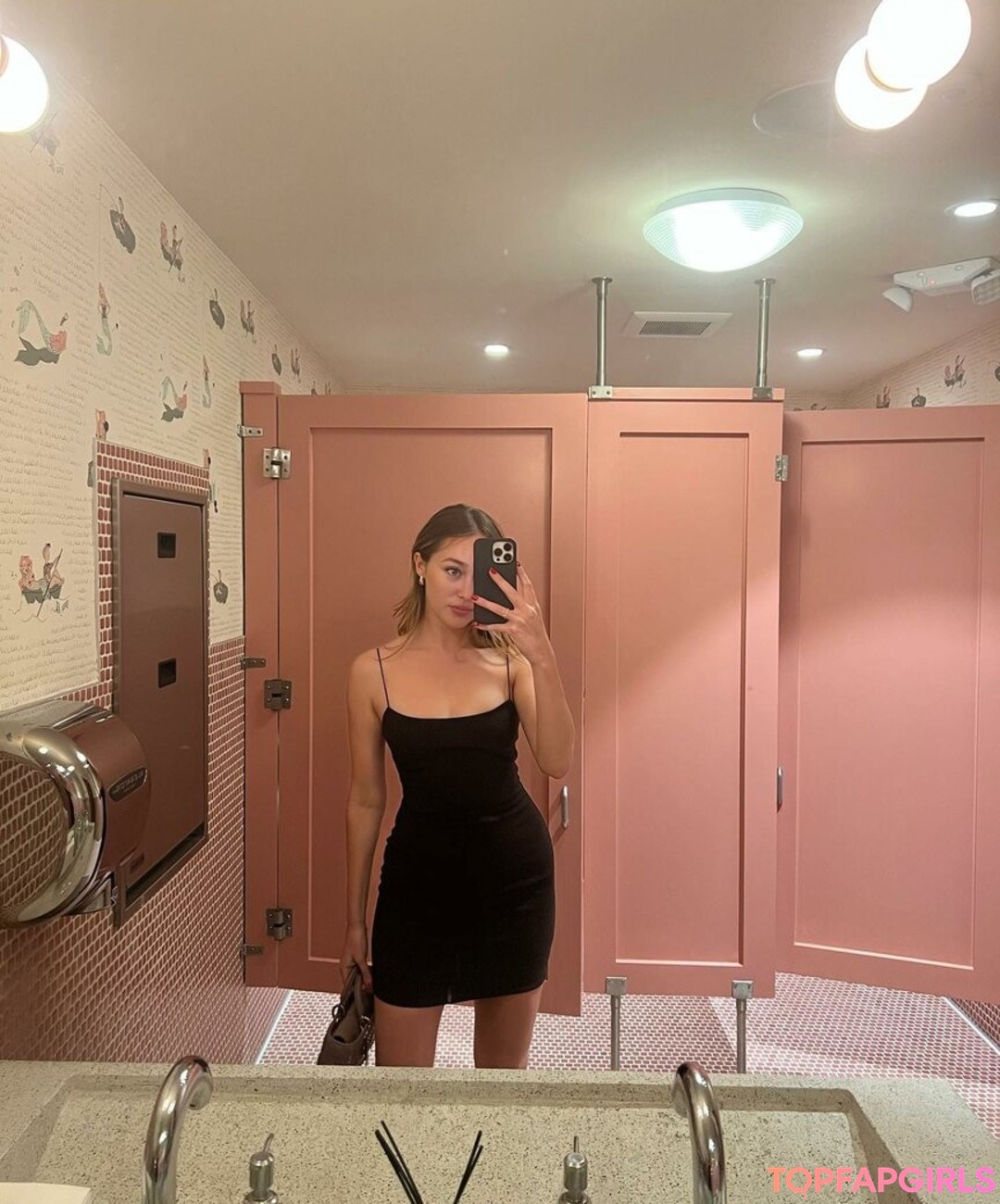 Foto desnuda filtrada de OnlyFans de Alycia Debnam Carey #325 Foto desnuda filtrada de OnlyFans de Alycia Debnam Carey #325