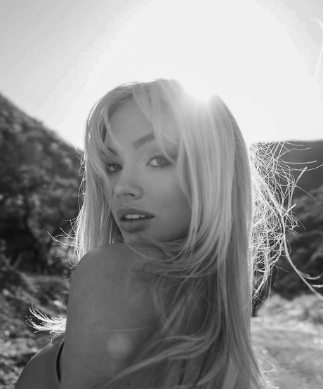 Natalie Alyn Lind