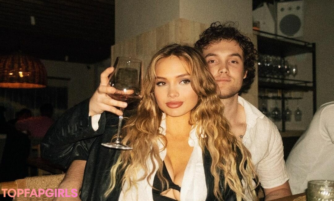 Foto desnuda filtrada de OnlyFans de Natalie Alyn Lind #245 Foto desnuda filtrada de OnlyFans de Natalie Alyn Lind #245
